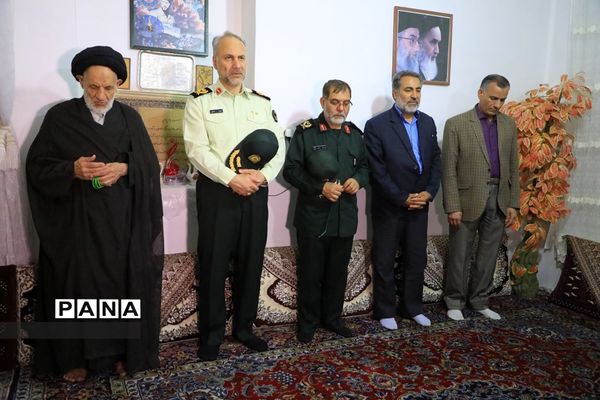 دیدار آیت الله عبادی با خانواده شهید هادی  نیرومندزاده