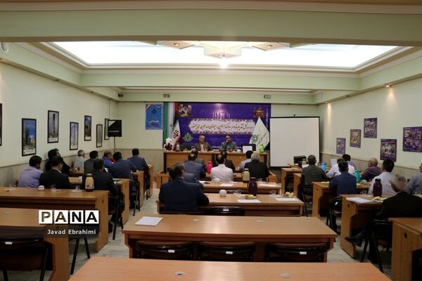 نشست ارزیابان لباس فرم مدارس خراسان رضوی