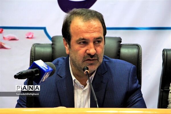 جلسه ستاد پشتیبانی سوادآموزی استان فارس با حضور رئیس نهضت سواد آموزی کشور