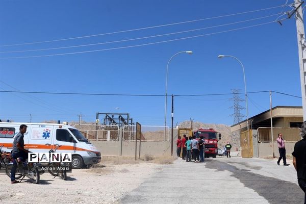 مهار آتش سوزی ایستگاه برق گله‌دار