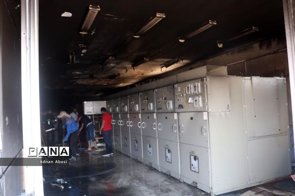 مهار آتش سوزی ایستگاه برق گله‌دار