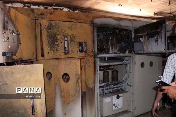 مهار آتش سوزی ایستگاه برق گله‌دار