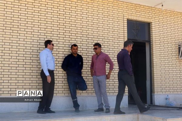 مهار آتش سوزی ایستگاه برق گله‌دار