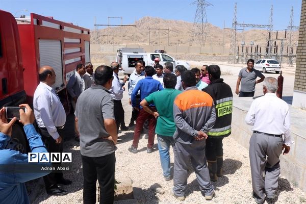 مهار آتش سوزی ایستگاه برق گله‌دار