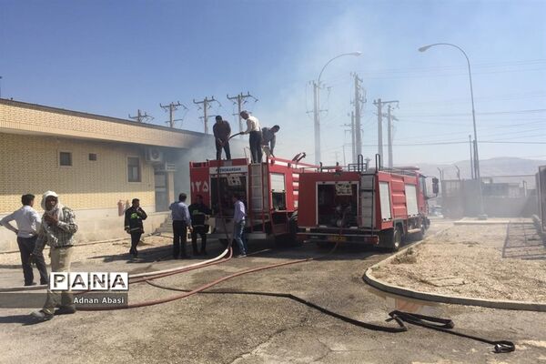 مهار آتش سوزی ایستگاه برق گله‌دار