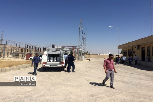 مهار آتش سوزی ایستگاه برق گله‌دار