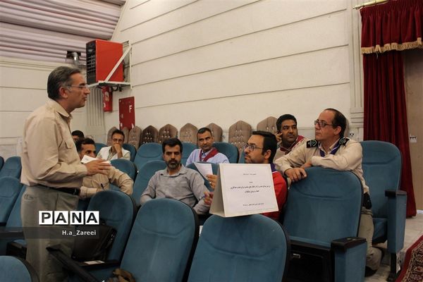 نشست مشترک مجامع اعضا،مربیان و شوراهای دانش‌آموزی اصفهان