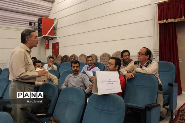 نشست مشترک مجامع اعضا،مربیان و شوراهای دانش‌آموزی اصفهان