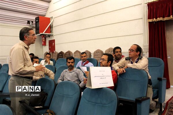 نشست مشترک مجامع اعضا،مربیان و شوراهای دانش‌آموزی اصفهان
