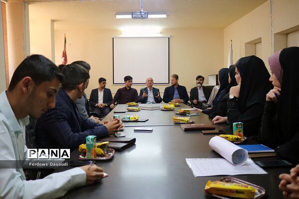 نشست اعضا هیات رئیسه نهمین دوره مجلس و شوراهای  دانش آموزی  خوزستان