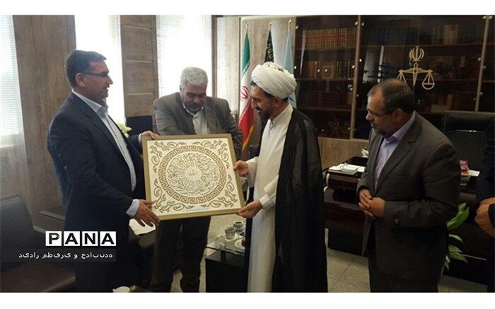 جایگاه دستگاه تعلیم و تربیت در نزد جامعه و دولت ها باید در صدر باشد