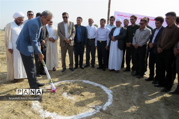 کلنگ‌زنی گلخانه ۱.۵ هکتاری با اعتبار ۳۶ میلیارد ریال در بخش گله‌دار