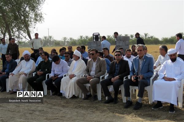 کلنگ‌زنی گلخانه ۱.۵ هکتاری با اعتبار ۳۶ میلیارد ریال در بخش گله‌دار