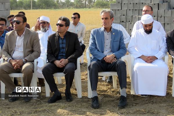 کلنگ‌زنی گلخانه ۱.۵ هکتاری با اعتبار ۳۶ میلیارد ریال در بخش گله‌دار