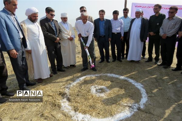 کلنگ‌زنی گلخانه ۱.۵ هکتاری با اعتبار ۳۶ میلیارد ریال در بخش گله‌دار