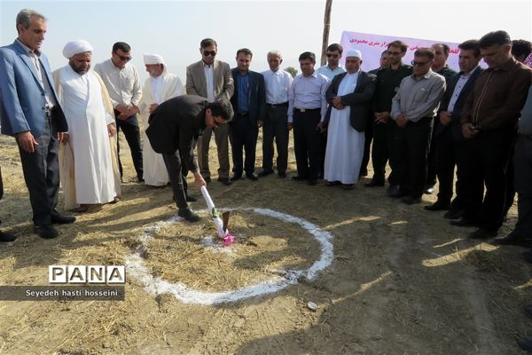 کلنگ‌زنی گلخانه ۱.۵ هکتاری با اعتبار ۳۶ میلیارد ریال در بخش گله‌دار