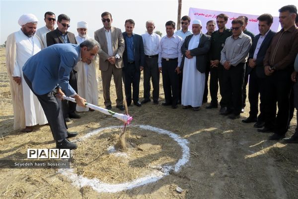 کلنگ‌زنی گلخانه ۱.۵ هکتاری با اعتبار ۳۶ میلیارد ریال در بخش گله‌دار