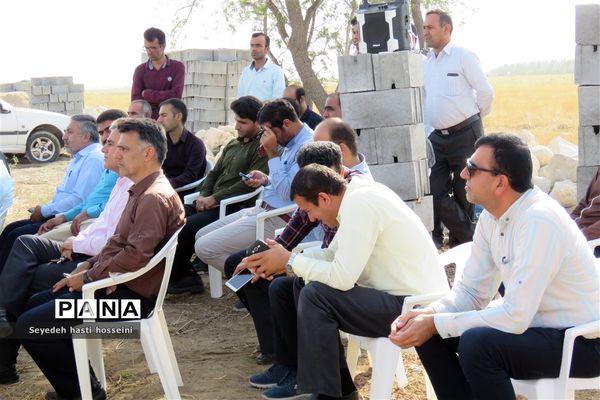 کلنگ‌زنی گلخانه ۱.۵ هکتاری با اعتبار ۳۶ میلیارد ریال در بخش گله‌دار