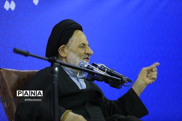 دیدار جمعی از طلاب و روحانیون فعال در مدارس استان با نماینده ولی فقیه