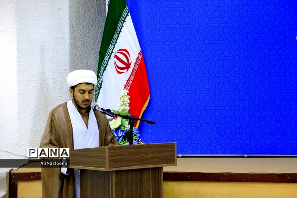دیدار جمعی از طلاب و روحانیون فعال در مدارس استان با نماینده ولی فقیه