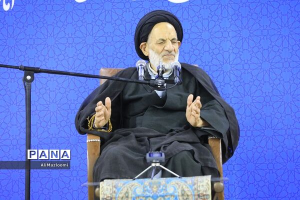 دیدار جمعی از طلاب و روحانیون فعال در مدارس استان با نماینده ولی فقیه
