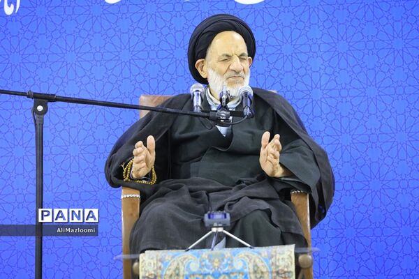 دیدار جمعی از طلاب و روحانیون فعال در مدارس استان با نماینده ولی فقیه