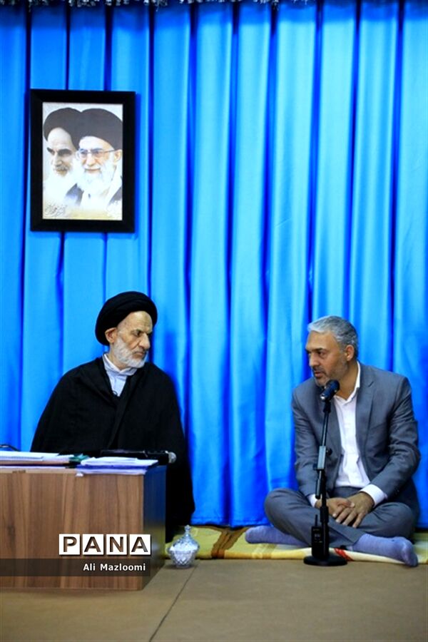 دیدار اعضای شورای هماهنگی مبارزه با مواد مخدر استان با نماینده ولی فقیه