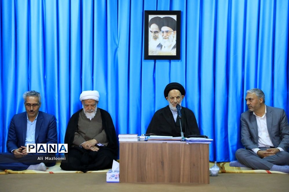 دیدار اعضای شورای هماهنگی مبارزه با مواد مخدر استان با نماینده ولی فقیه