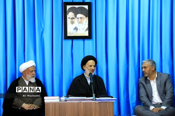 دیدار اعضای شورای هماهنگی مبارزه با مواد مخدر استان با نماینده ولی فقیه