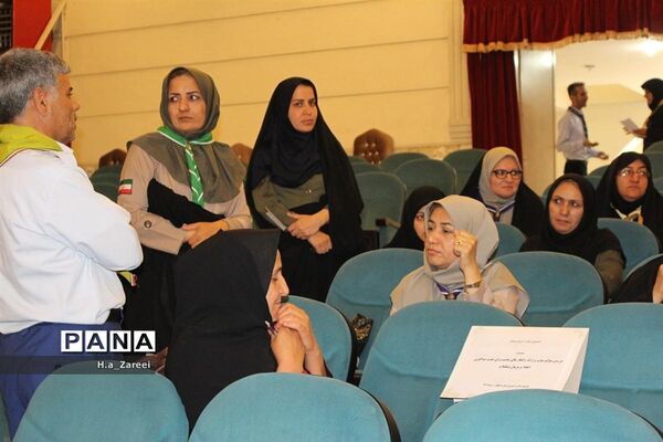 نشست مشترک مجامع اعضا،مربیان و شوراهای دانش‌آموزی در بخش خواهران