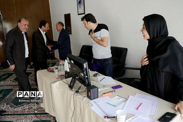 بازدید مدیرکل فرهنگی هنری  از دبیرخانه جشنواره فرهنگی هنری