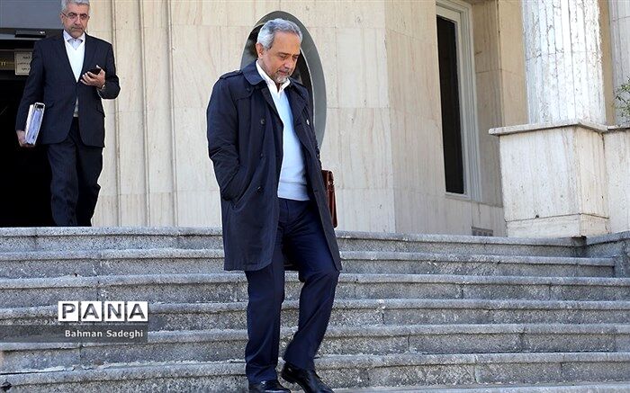 نهاوندیان: آرام آرام در حال خروج از دوره نوسانات اقتصادی هستیم