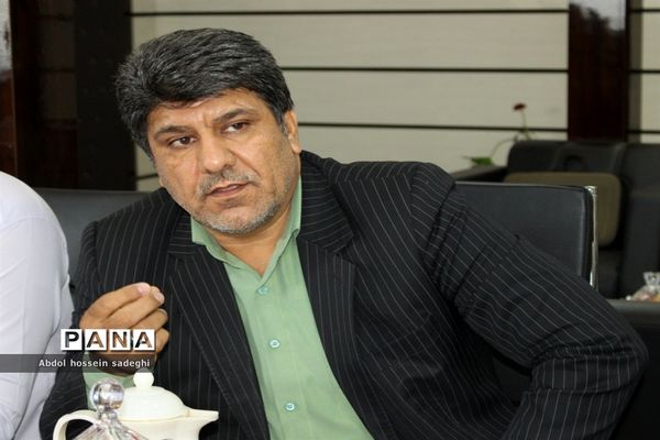 جلسه کارگروه استانی لباس فرم و سرویس دانش‌آموزی استان بوشهر