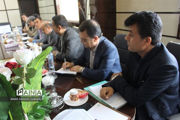جلسه کارگروه استانی لباس فرم و سرویس دانش‌آموزی استان بوشهر