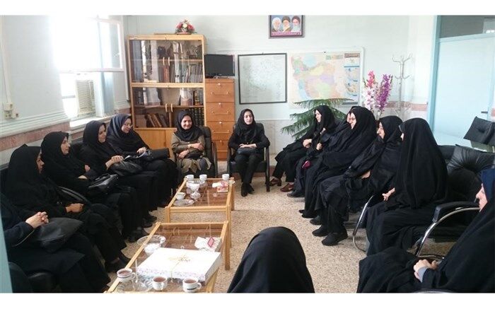 دیدار جمعی از بانوان فرهنگی با مدیر جدید آموزش و پرورش