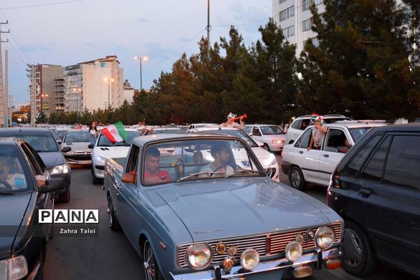 شادی مردم پس از برد تیم ملی والیبال ایران