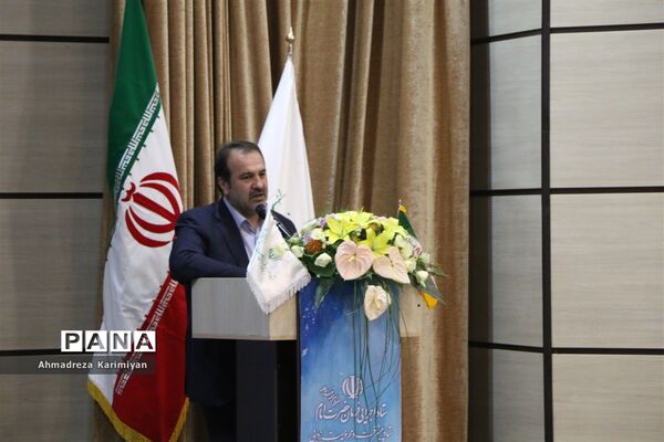 اهدای کالاهای اساسی به سیل زدگان شیراز