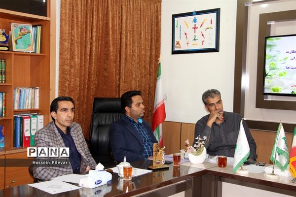 نشست کمیته تخصصی تعیین قیمت لباس فرم دانش‌آموزان