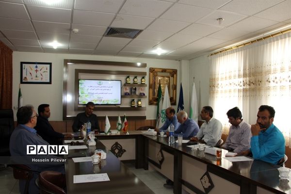 نشست کمیته تخصصی تعیین قیمت لباس فرم دانش‌آموزان