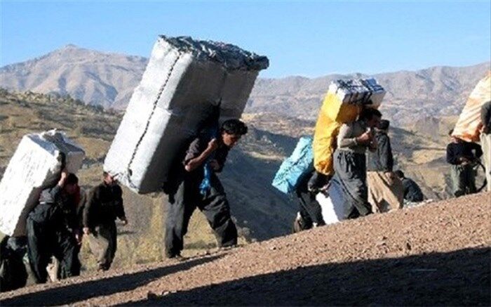 معیشت کولبران نابود شده است