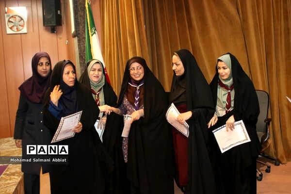 همایش تجلیل از مربیان و مدیران پیشتاز سازمان دانش‌آموزی ناحیه یک اهواز