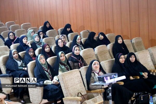 همایش تجلیل از مربیان و مدیران پیشتاز سازمان دانش‌آموزی ناحیه یک اهواز