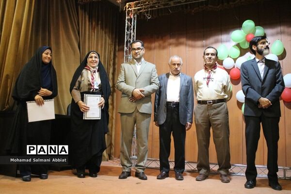 همایش تجلیل از مربیان و مدیران پیشتاز سازمان دانش‌آموزی ناحیه یک اهواز