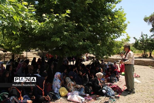 کوهپیمایی پیشتازان دخترمدارس زبرخان