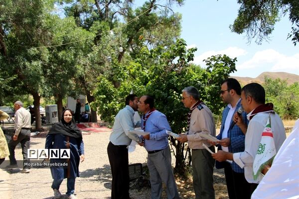 کوهپیمایی پیشتازان دخترمدارس زبرخان