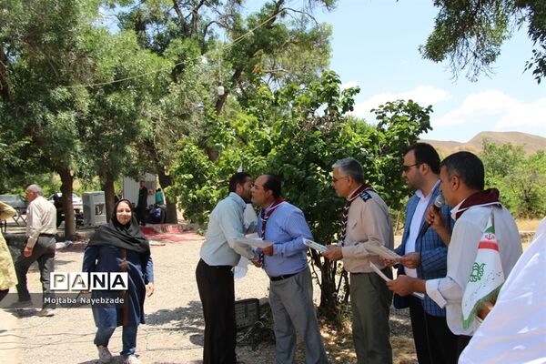 کوهپیمایی پیشتازان دخترمدارس زبرخان