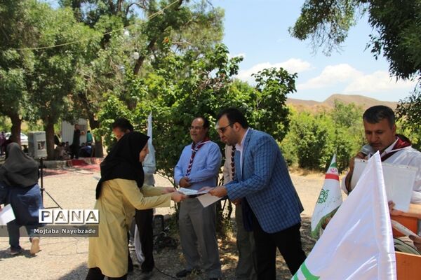 کوهپیمایی پیشتازان دخترمدارس زبرخان