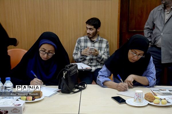 نشست خبری مدیرعامل بانک سلول‌های بنیادی بند خون ناف رویان جهاد دانشگاهی