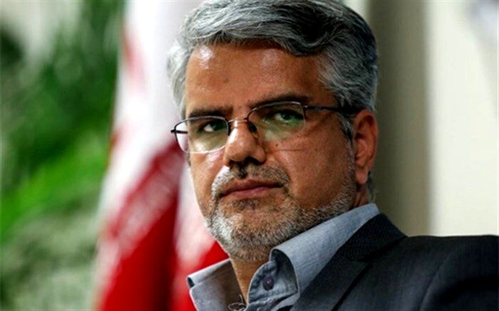 صادقی، نماینده مجلس: وزارت نفت هم اکنون نفتی می‌فروشد که فسادی در آن نیست