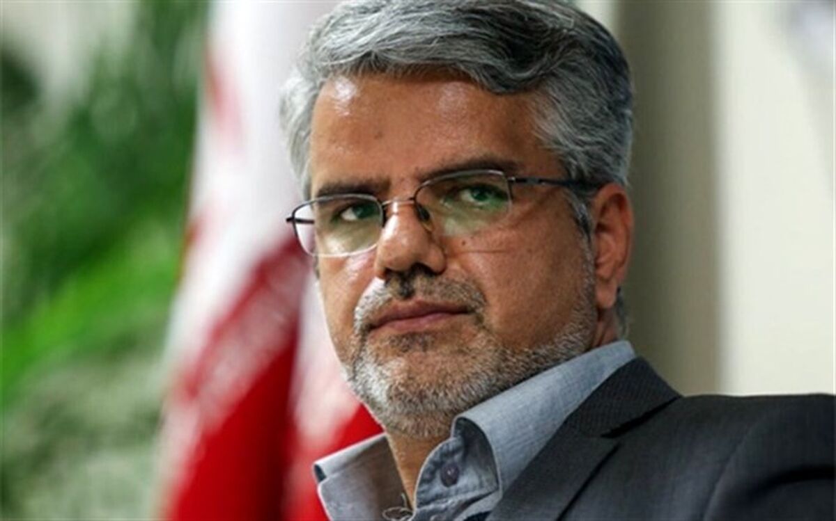 صادقی، نماینده مجلس: وزارت نفت هم اکنون نفتی می‌فروشد که فسادی در آن نیست